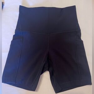 Lululemon Align Short w Pockets Size 4 6in